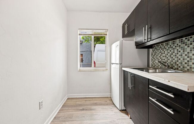 1 bed, 1 bath, 600 sqft, $1,400, Unit Unit 2