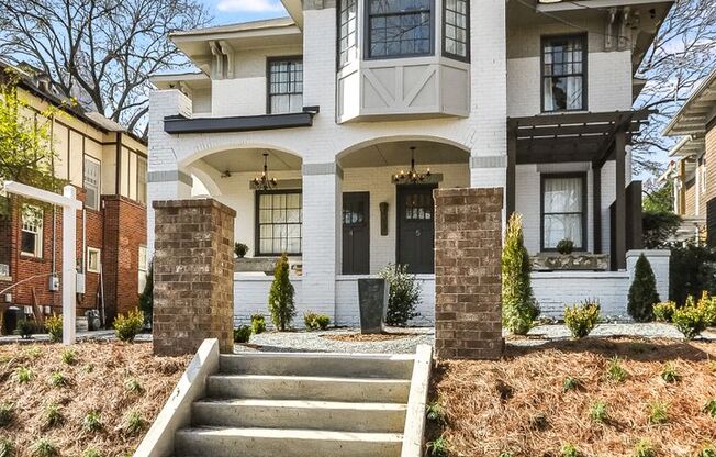 Spacious Renovated 1/1 Midtown Condo Walking Distance to Piedmont Park!