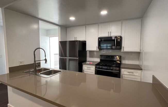 1 bed, 1 bath, 615 sqft, $2,550