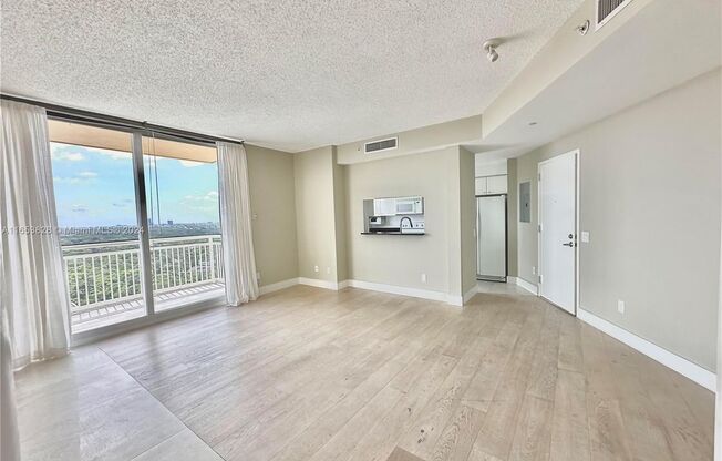 1 bed, 1 bath, 770 sqft, $3,350, Unit 1801