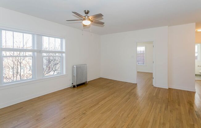 2 beds, 1 bath, 920 sqft, $2,050, Unit 5214D-3