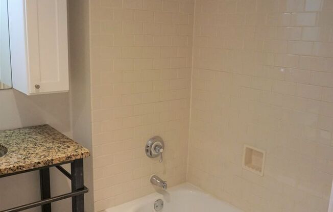 Studio, 1 bath, 610 sqft, $850, Unit 112-203