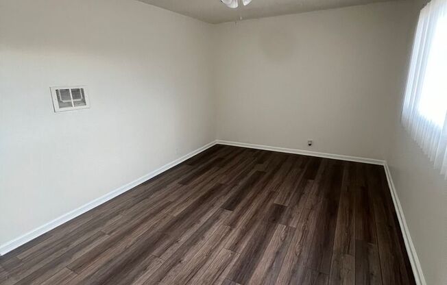 1 bed, 1 bath, $1,565, Unit 27