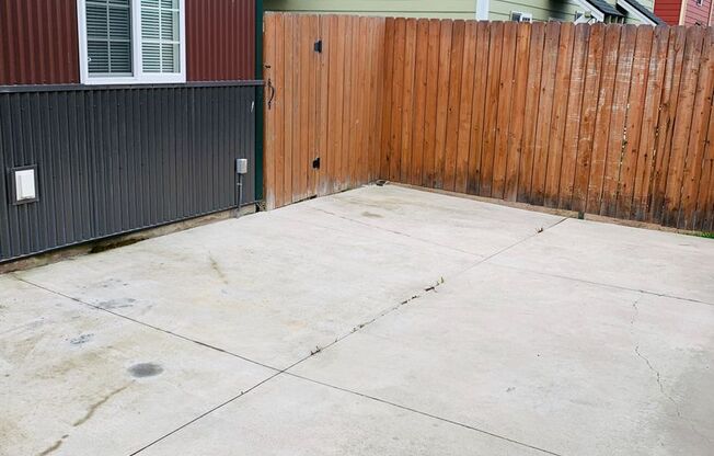 Amazing 3 Bed 2 Bath - Townhouse