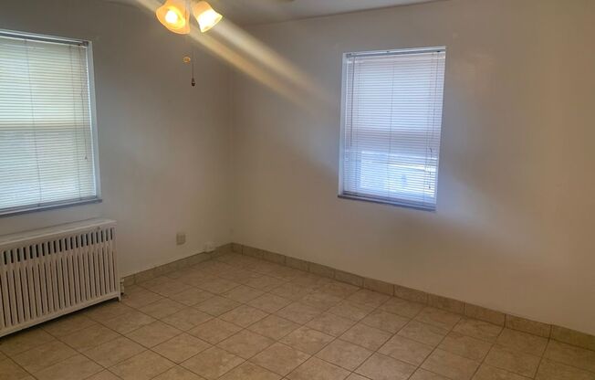 2 beds, 1 bath, $1,675, Unit C2