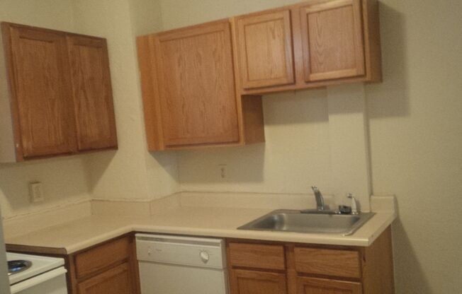 2 beds, 1 bath, 550 sqft, $1,500, Unit #1