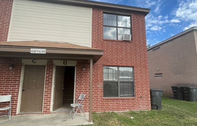 3 beds, 2 baths, $995