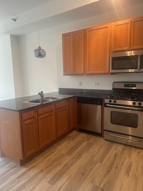 8 W Monroe St, Chicago IL 607