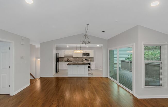 3 beds, 2 baths, $2,800