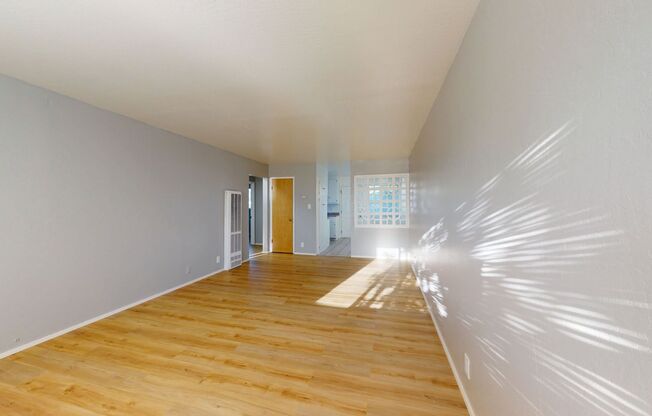 2858–2860 Brookdale Ave