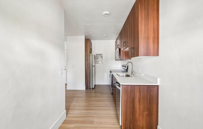 Studio, 1 bath, 275 sqft, $999, Unit 03