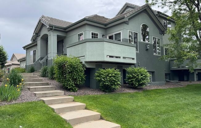 Spacious and Open 3BD/2BA House In Longmont!