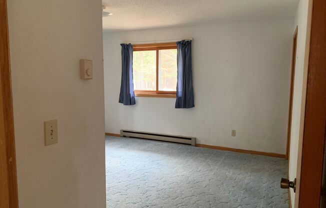 3 beds, 2 baths, $2,550