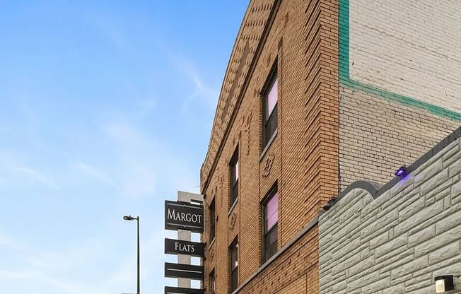 1023 North Broadway | Renovated Studio & 1BR Apartments in Denver's Golden Triangle!