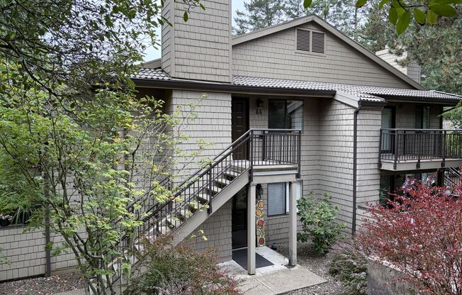Mountain Park 2-Bedroom Condo with Spacious Kitchen, Private Deck, Pool & Community Amenities