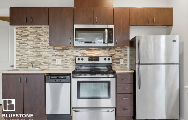2 beds, 1 bath, 622 sqft, $1,575, Unit 212
