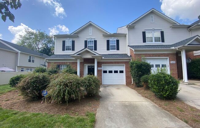 Cozy Townhome located in Prosperity Point !