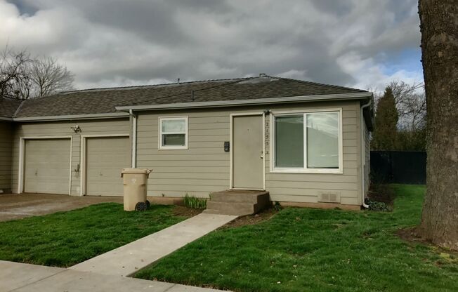 2 Bedroom Duplex ~ Albany ~ Pet Friendly