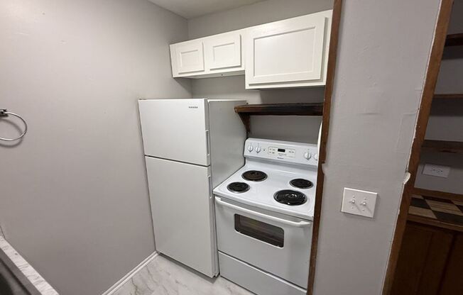 2 beds, 1 bath, 650 sqft, $1,195, Unit 3060-302