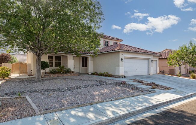 Large NW home with pool