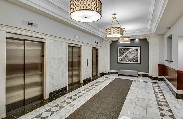 40 E 9th St, Chicago IL 304