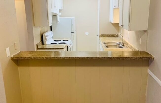 2 beds, 2 baths, 1,103 sqft, $1,580, Unit 1060