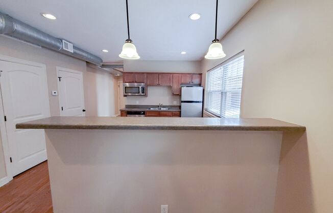 1 bed, 1 bath, 700 sqft, $1,195, Unit 609 - Unit 102 A817