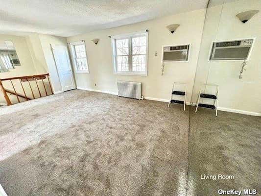 3 beds, 1 bath, 800 sqft, $2,400, Unit 2