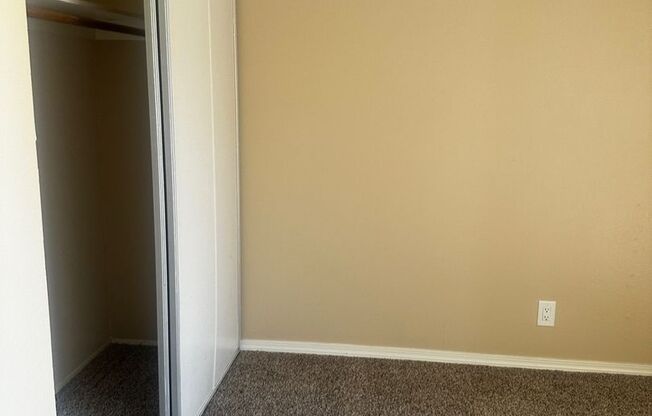2 beds, 1 bath, 860 sqft, $1,475