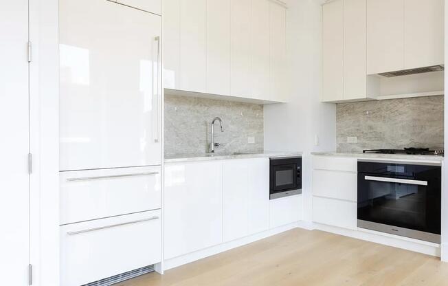1 bed, 1 bath, 828 sqft, $8,800, Unit 22C