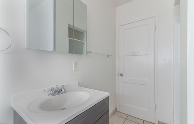 1 bed, 1 bath, $2,195, Unit 4042D