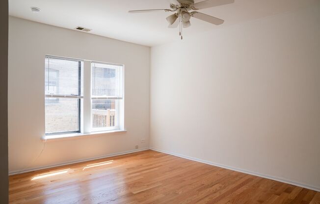 1 bed, 1 bath, 400 sqft, $1,475, Unit 4633-3C