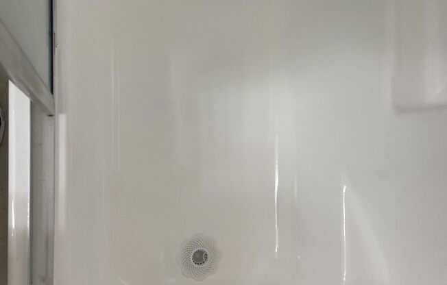 Studio, 1 bath, 550 sqft, $1,475