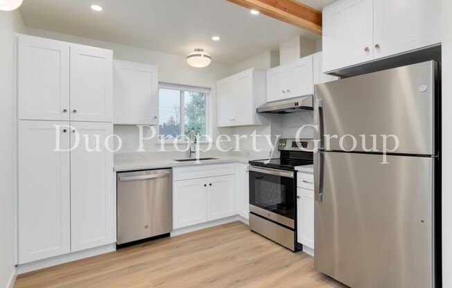 2 beds, 1.5 baths, $2,095, Unit A