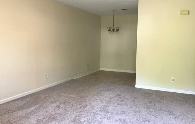 2 beds, 1 bath, $985