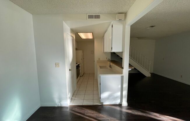 2 beds, 1 bath, $2,500