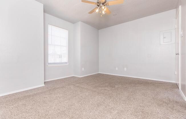 1 bed, 1 bath, 616 sqft, $890