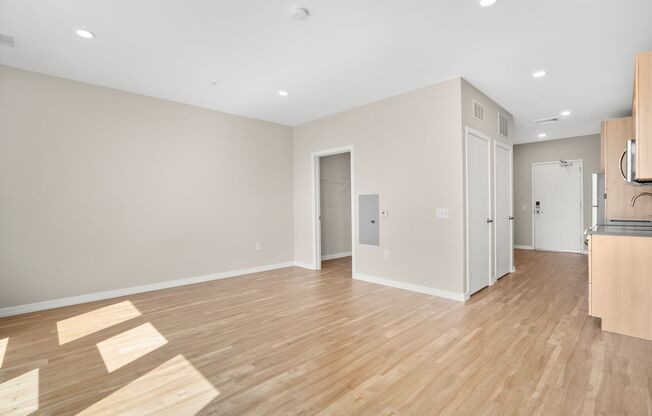 Studio, 1 bath, 548 sqft, $1,720, Unit 619