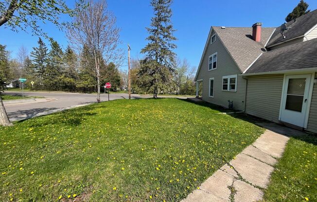 Large Home in the Lakeside Neighborhood