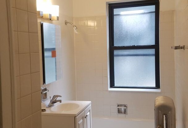 54 N LEAVITT 2209 N