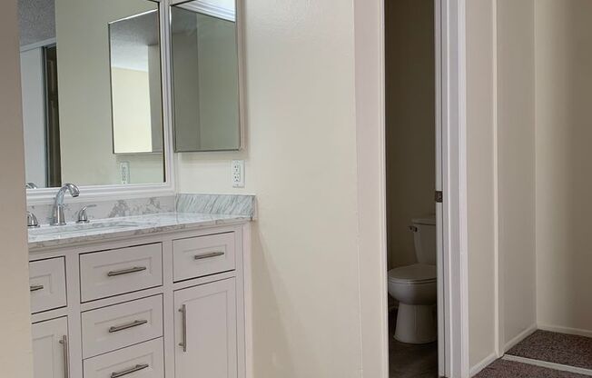 2 beds, 1 bath, 876 sqft, $2,595, Unit C210