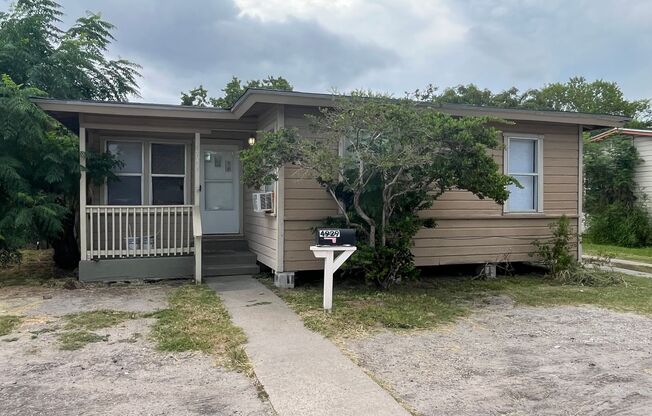 3 beds, 2 baths, $1,450