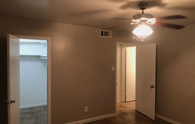 1 bed, 1 bath, 705 sqft, $900, Unit 25