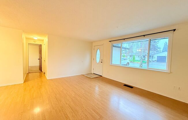 Ranch Style 4 Bedroom Beaverton Home!!