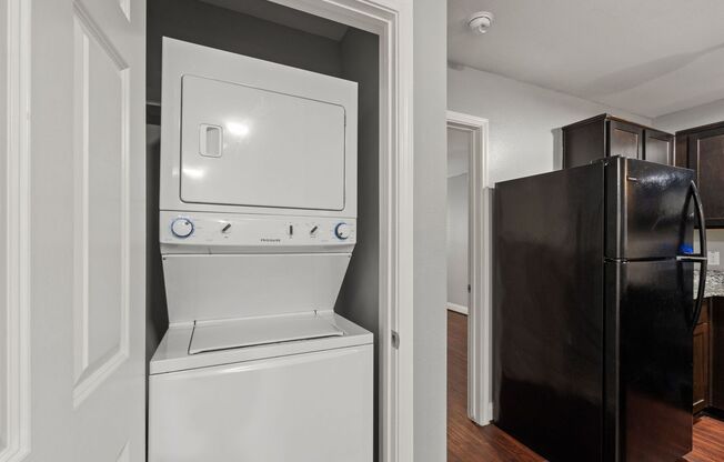 2 beds, 1 bath, 680 sqft, $999, Unit 4719-117