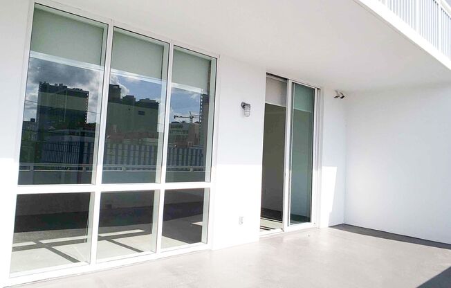 Studio, 1 bath, 800 sqft, $2,700, Unit Unit 206