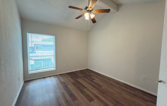1 bed, 1 bath, $810, Unit APARTMENT 2017