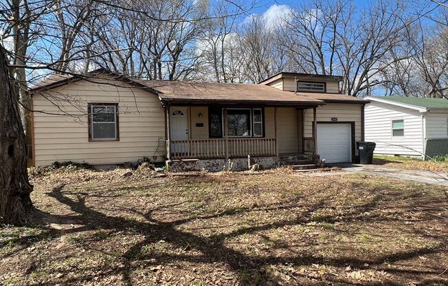 Updated 3 bed/1 bath, 1130 sq ft home! 1835 S Franklin Ave in Springfield MO.