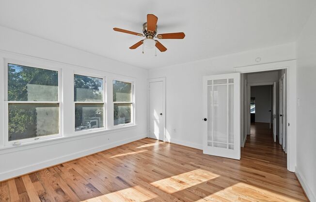 2 Bedroom Upstairs Duplex in Southside