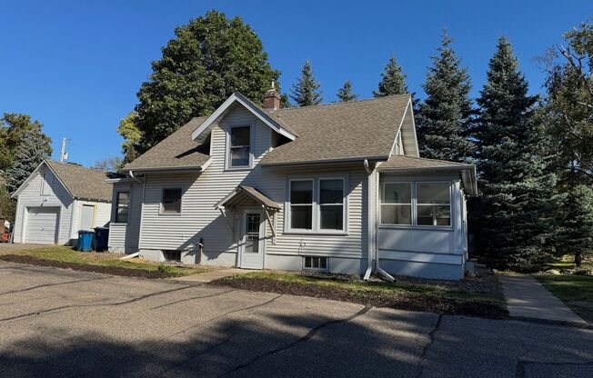 Wayzata Home walking distance to Lake.